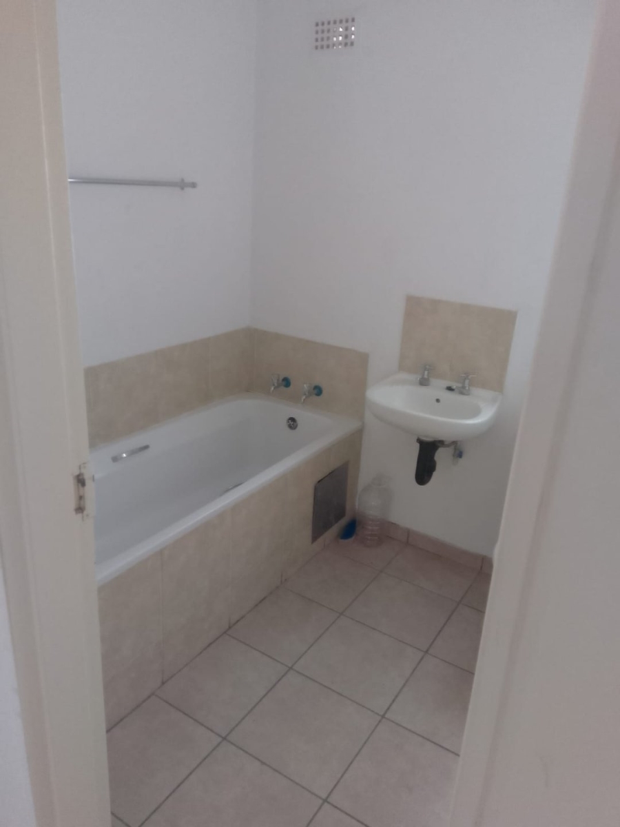 To Let 3 Bedroom Property for Rent in Raceway Free State
